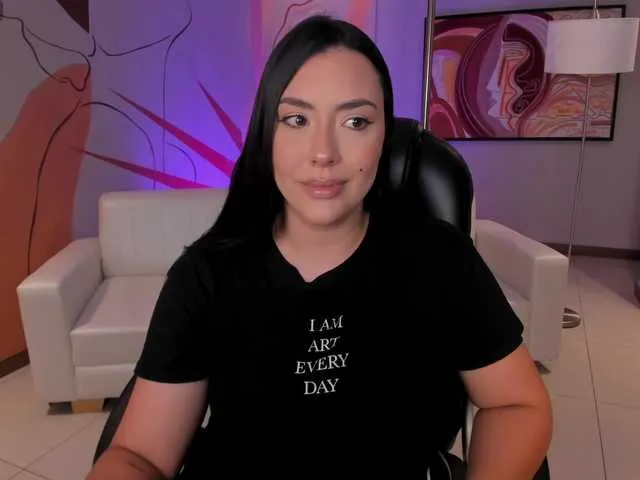 Live sex webcam photo for MartinnaBonet #291043556