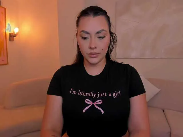 Live sex webcam photo for MartinnaBonet #291377269