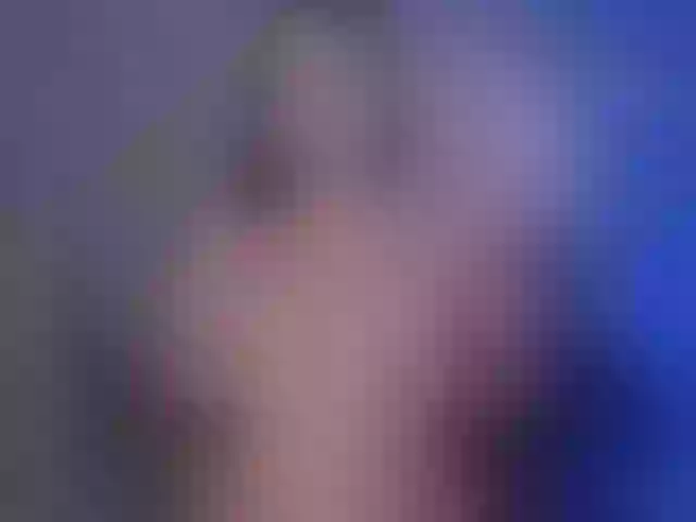 Live sex webcam photo for MartinnaBonet #291446639