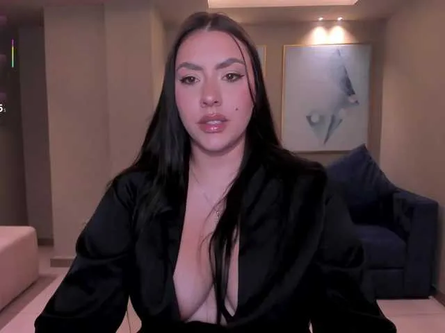 Live sex webcam photo for MartinnaBonet #291452697
