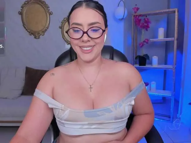 Live sex webcam photo for MartinnaBonet #291594884