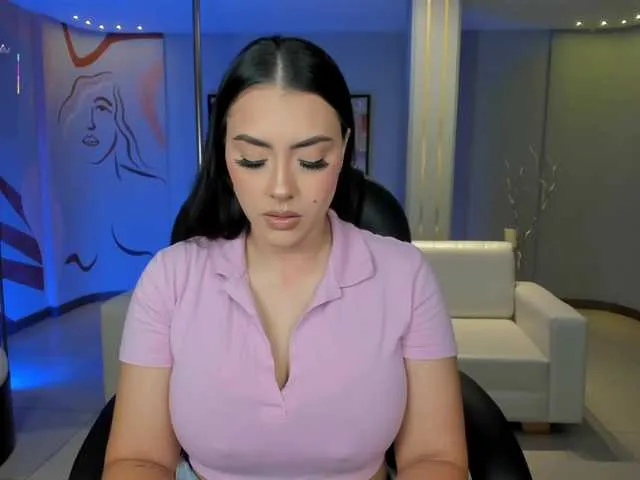 Live sex webcam photo for MartinnaBonet #292415444
