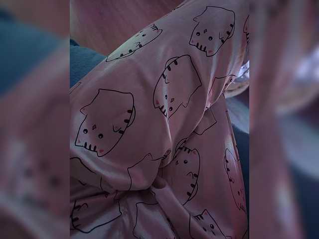 Live sex webcam photo for Marussiaa #291593943