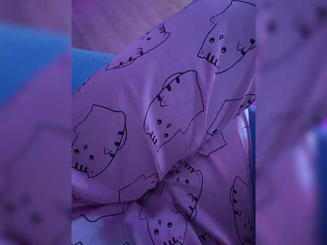 Live sex webcam photo for Marussiaa #291776448