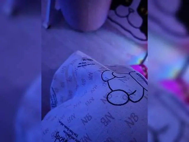 Live sex webcam photo for Marussiaa #292300059