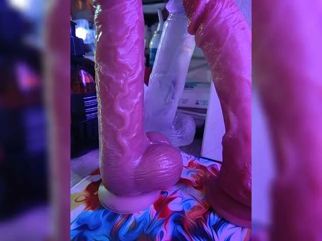 Live sex webcam photo for Marussiaa #294100045
