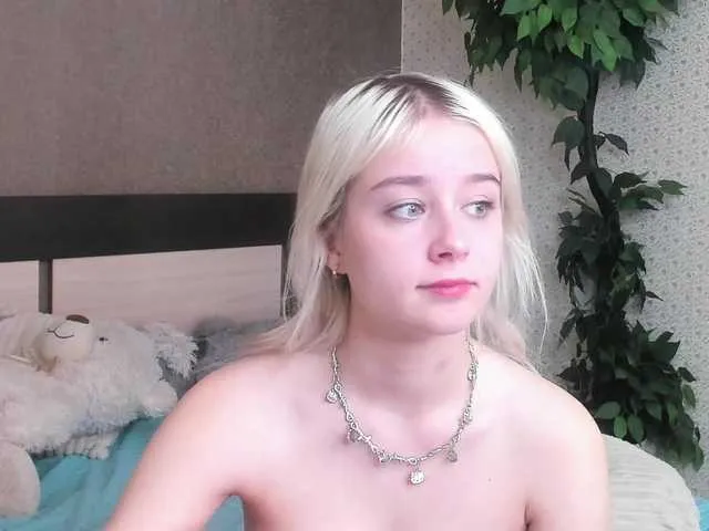 Live sex webcam photo for Marusyaxss #278035441