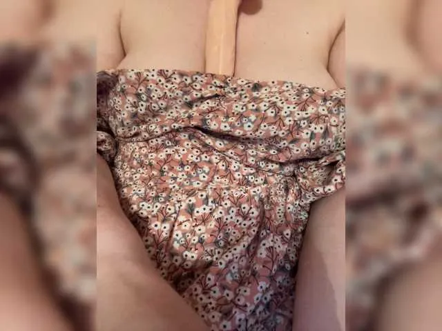 Live sex webcam photo for Mary7777 #274104337