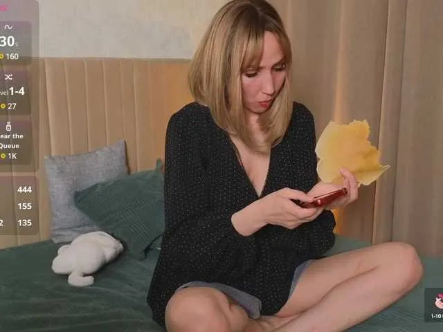 Live sex webcam photo for MaryDu #291348782