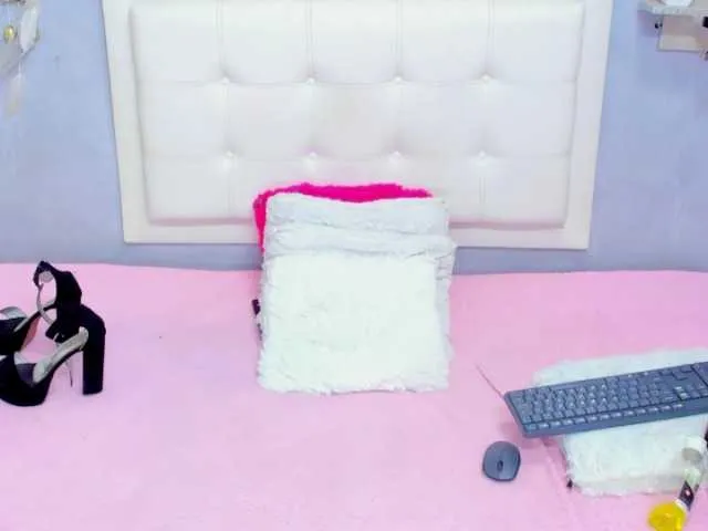 Live sex webcam photo for MaryGaby #273618985