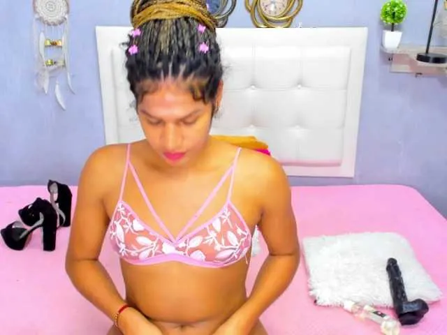 Live sex webcam photo for MaryGaby #273717524