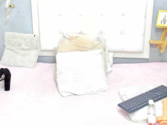 Live sex webcam photo for MaryGaby #274359528