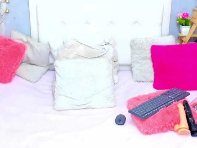 Live sex webcam photo for MaryGaby #274631976