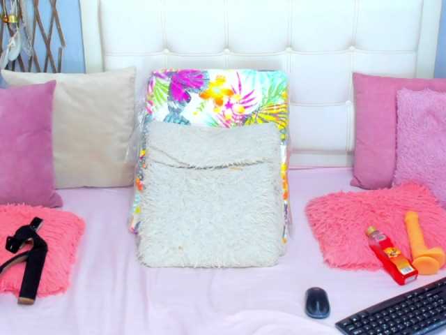 Live sex webcam photo for MaryGaby #276288094