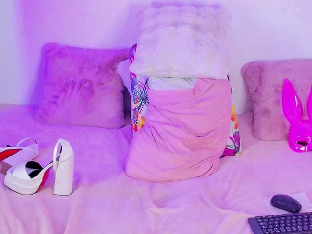 Live sex webcam photo for MaryGaby #277425221