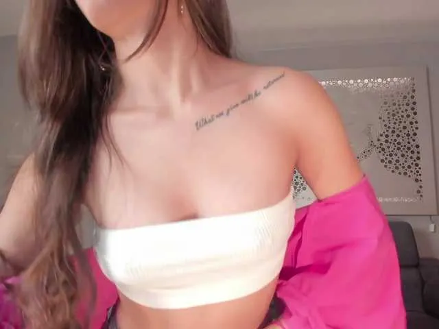 Live sex webcam photo for MaryLewis #273699961