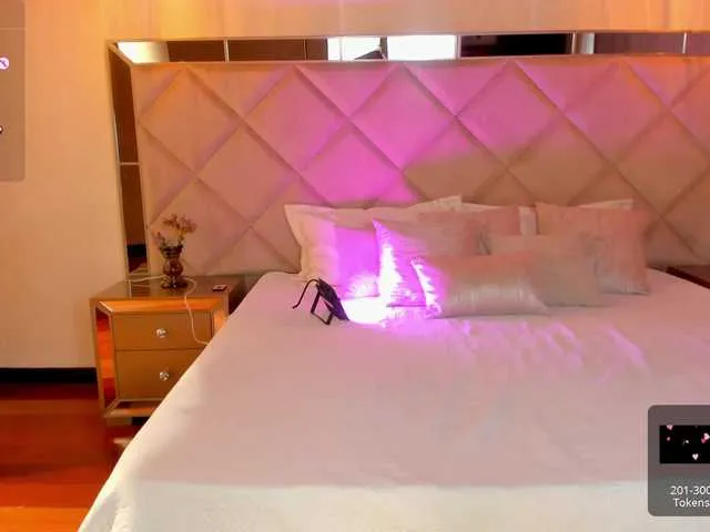 Live sex webcam photo for MaryLewis #276312043