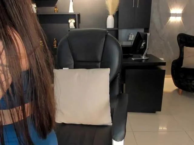 Live sex webcam photo for MaryLewis #278011373