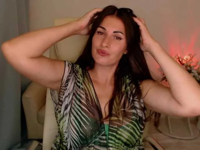 Live sex webcam photo for MaryMalory11 #291564512