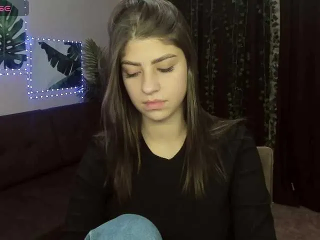 Live sex webcam photo for MarySummer #290151760