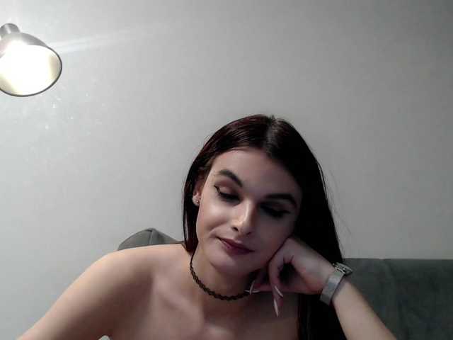 Live sex webcam photo for MaryVamp999 #277646409