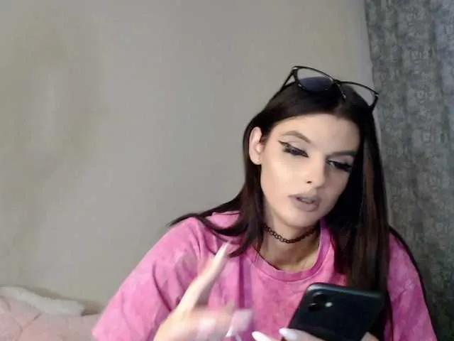 Live sex webcam photo for MaryVamp999 #291334134