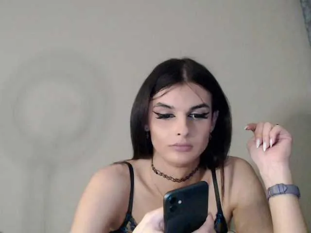 Live sex webcam photo for MaryVamp999 #291556907