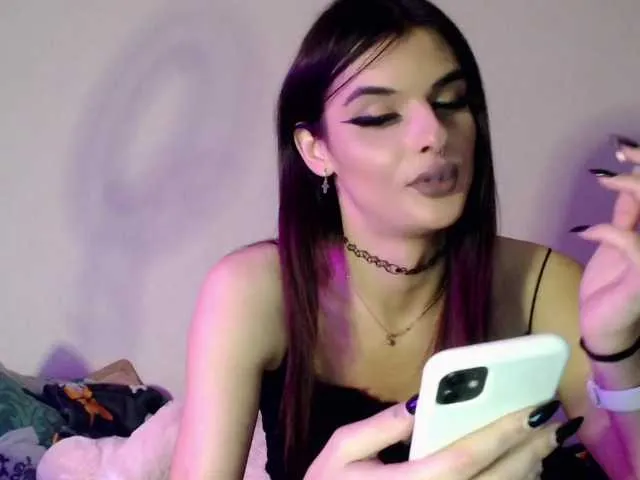 Live sex webcam photo for MaryVamp999 #292028953