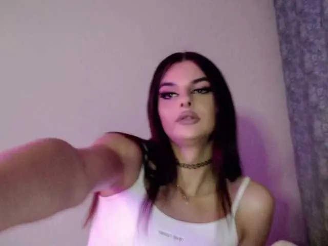 Live sex webcam photo for MaryVamp999 #292164318