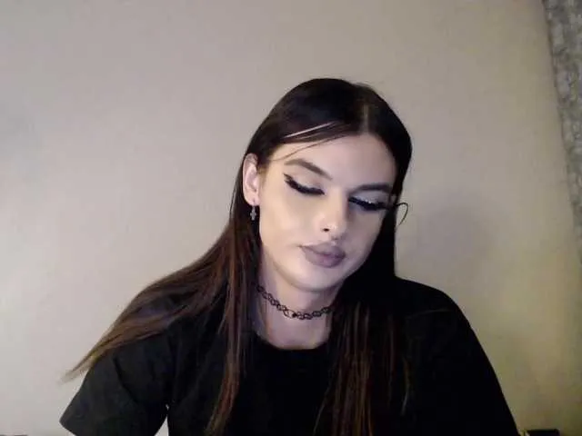 Live sex webcam photo for MaryVamp999 #292178197