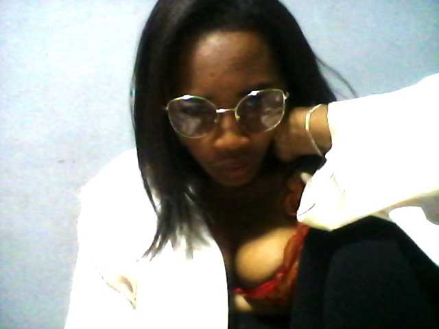 Live sex webcam photo for Maryalolie1 #275984409