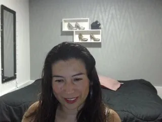 Live sex webcam photo for Maryc01 #221606887