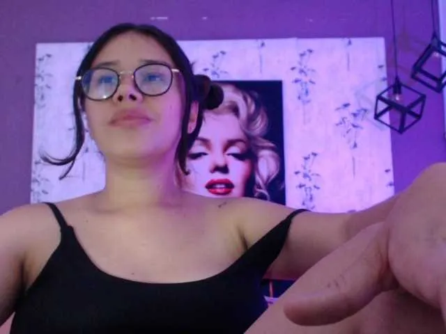 Live sex webcam photo for Marylin-corner #275708019