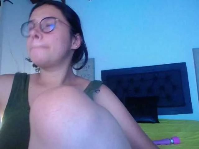 Live sex webcam photo for Marylin-corner #275809479