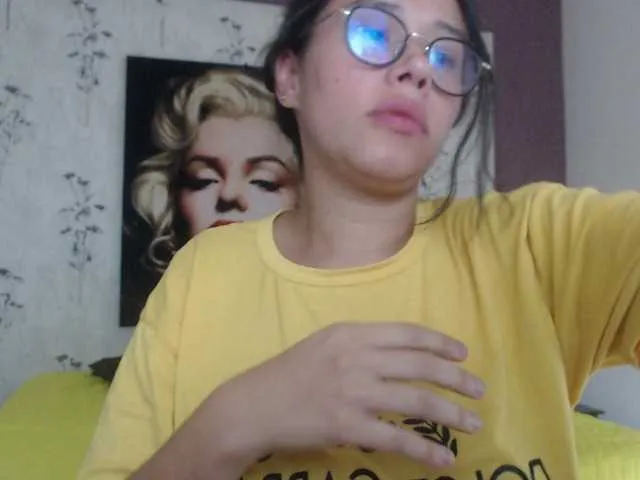 Live sex webcam photo for Marylin-corner #275984400