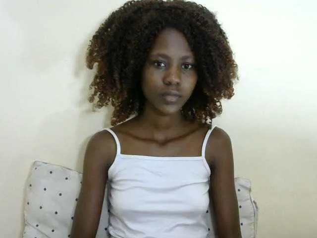 Live sex webcam photo for Marylov25 #277682980