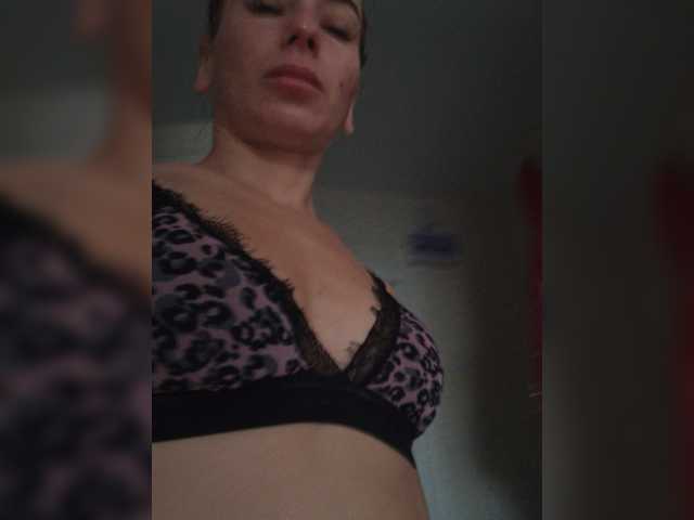 Live sex webcam photo for MarysiaXXX #276839915