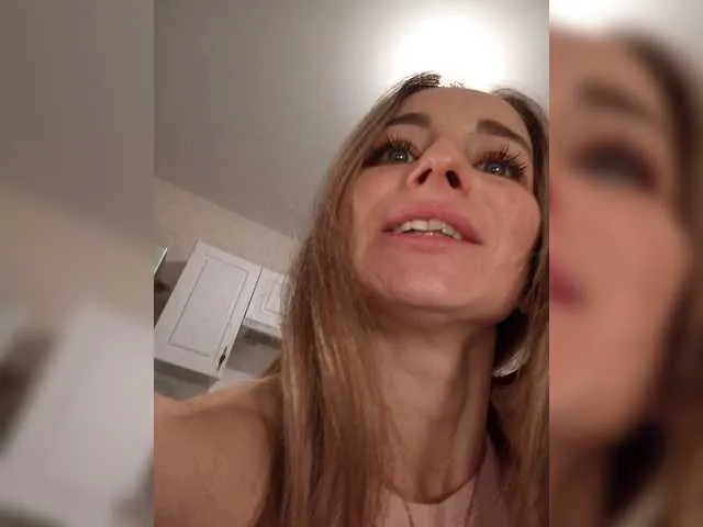Live sex webcam photo for MarysiaXXX #277113410