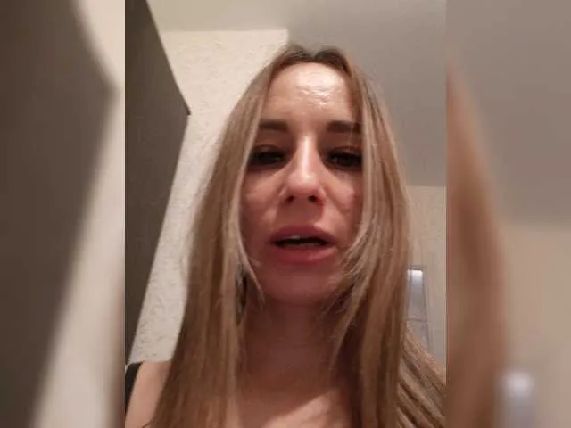 Live sex webcam photo for MarysiaXXX #277127164