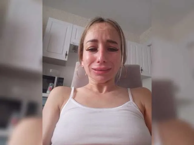 Live sex webcam photo for MarysiaXXX #277435211