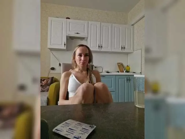 Live sex webcam photo for MarysiaXXX #290236192