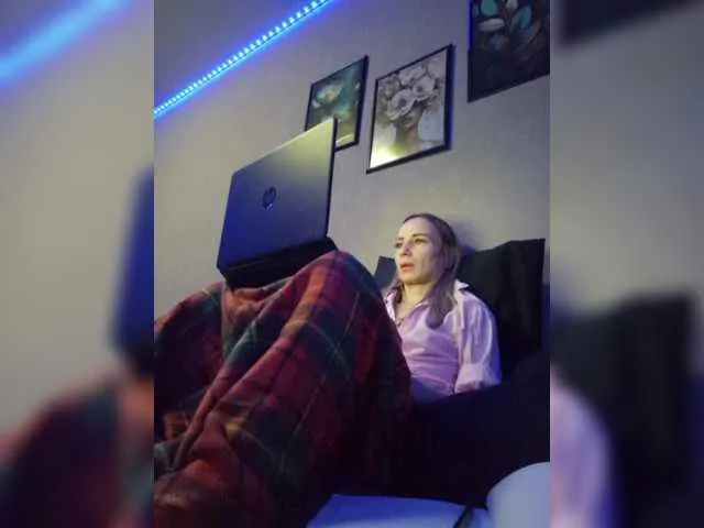 Live sex webcam photo for MarysiaXXX #290434303