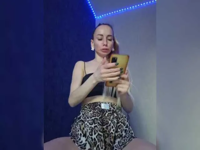 Live sex webcam photo for MarysiaXXX #290457883