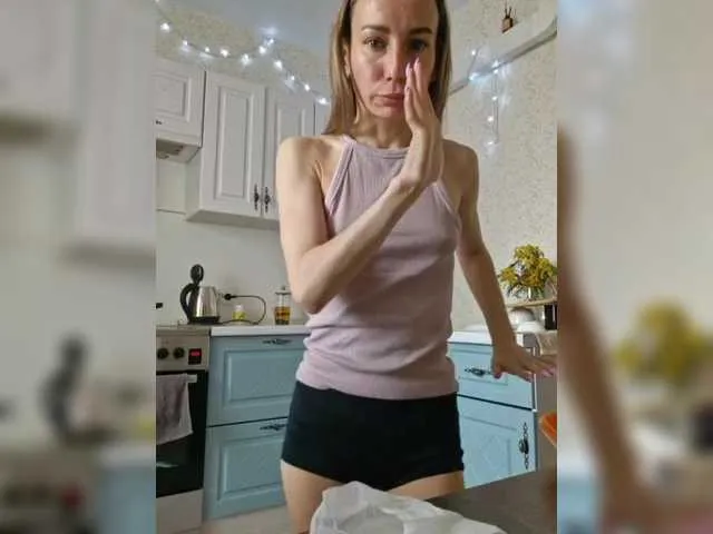 Live sex webcam photo for MarysiaXXX #290660647