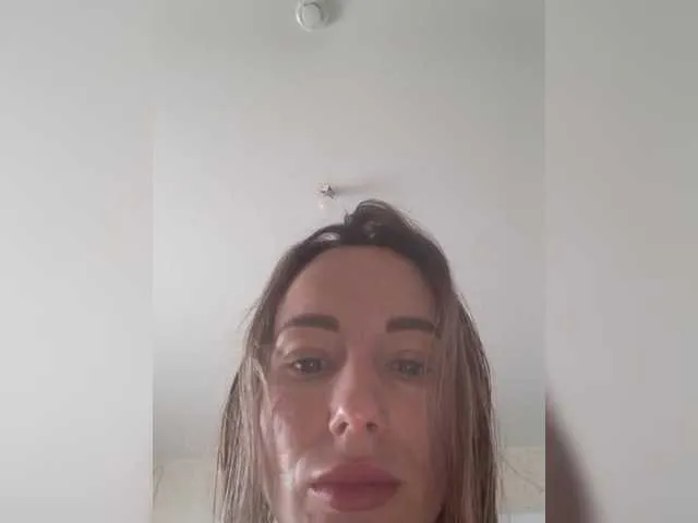 Live sex webcam photo for MarysiaXXX #290935653