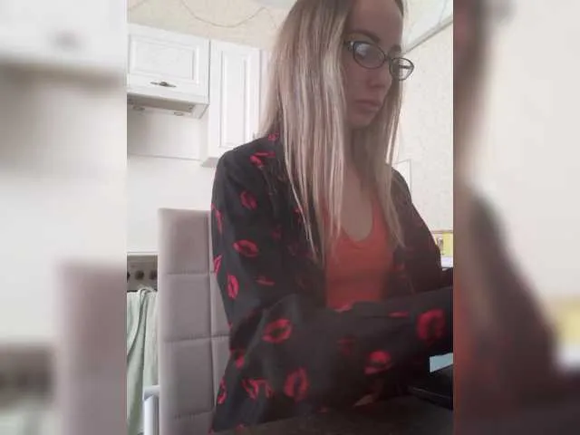 Live sex webcam photo for MarysiaXXX #290978113