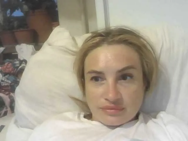 Live sex webcam photo for Masha59 #273702429
