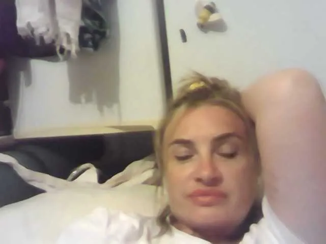 Live sex webcam photo for Masha59 #274057652