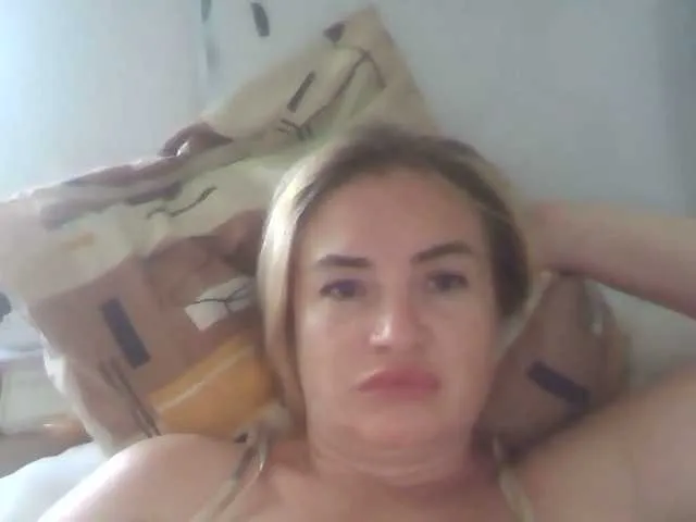 Live sex webcam photo for Masha59 #274439822