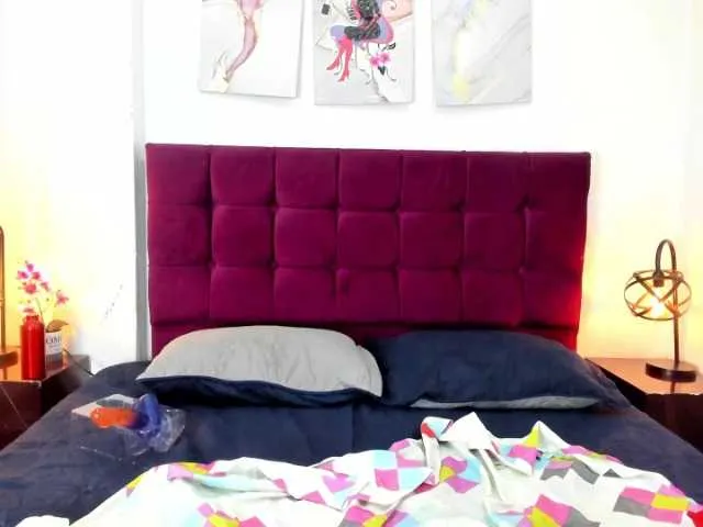 Live sex webcam photo for MashaPink #291702068